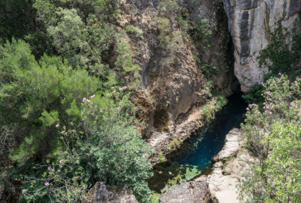 Su Gologone Quelle: Das smaragdblaue Naturwunder im Herzen Sardiniens