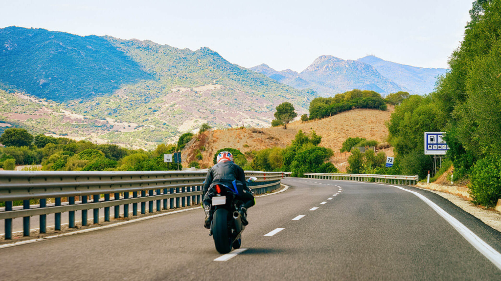 Sardinien auf dem Motorrad erkunden