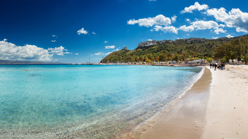 Panoramasicht auf den Strand von Poetto, Cagliari