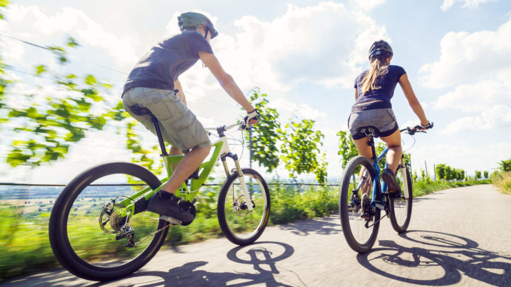 Fahrradfahrer_shutterstock_572688508