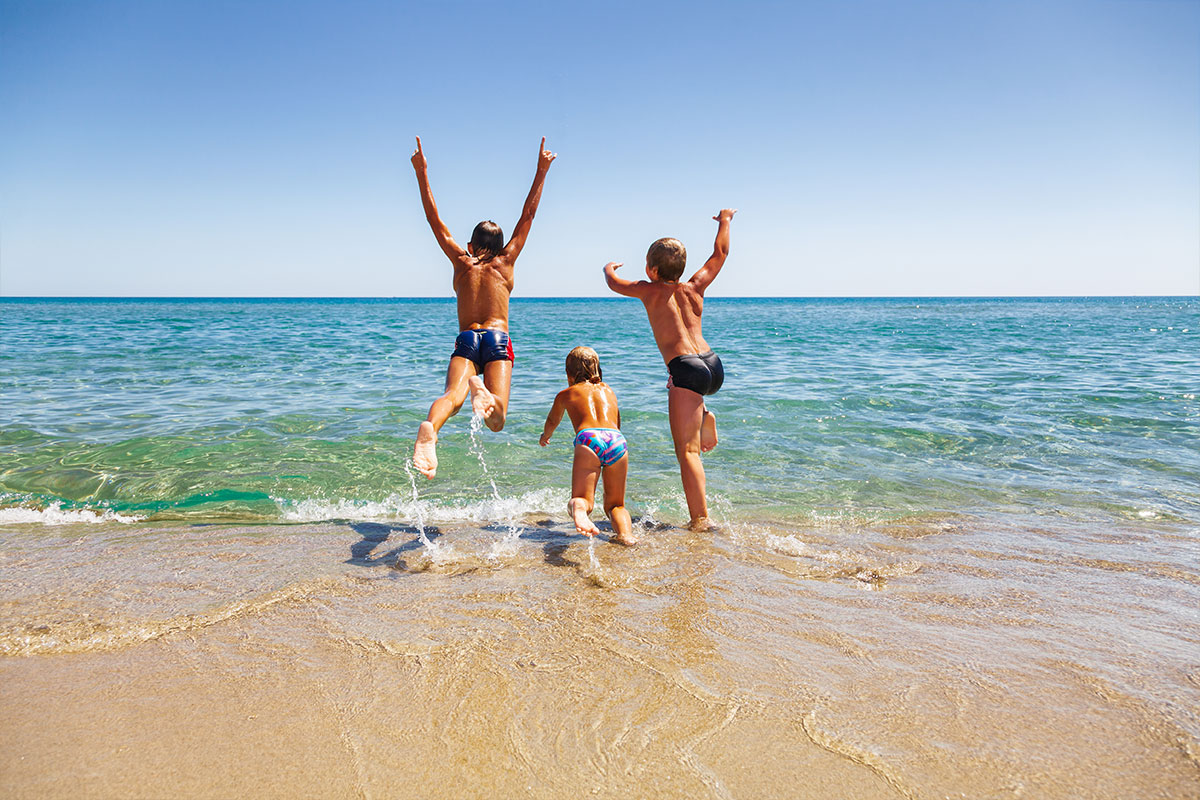 Sardinien Familienurlaub mit Kinder am Strand und Meer